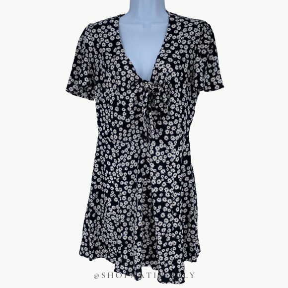 Sézane Women's Norabel Daisies Floral Button Down Mini Dress Sz 40 (US 8), Black - Picture 2 of 13